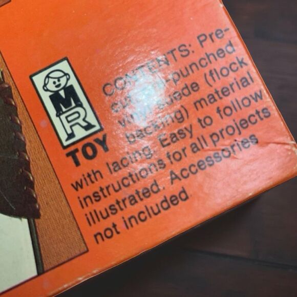 Vintage 1977 Jr. Suede Vinyl Suede Crafts Set - Picture 4 of 4